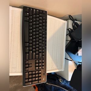 Wireless Logitech keyboard